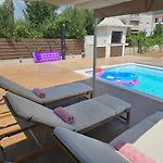 Sunn Joy Kaštela