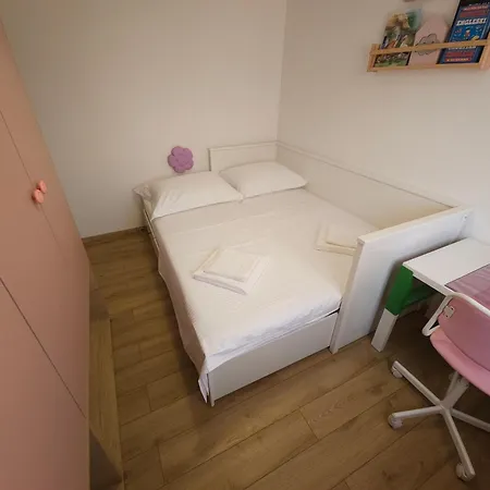 Sunn Joy Kaštela
